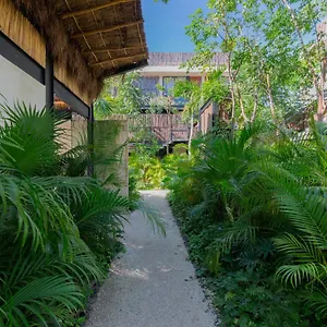 bungalos-village-luxury-condos-by-lockey-tulum.quintano-roohotels.com/
