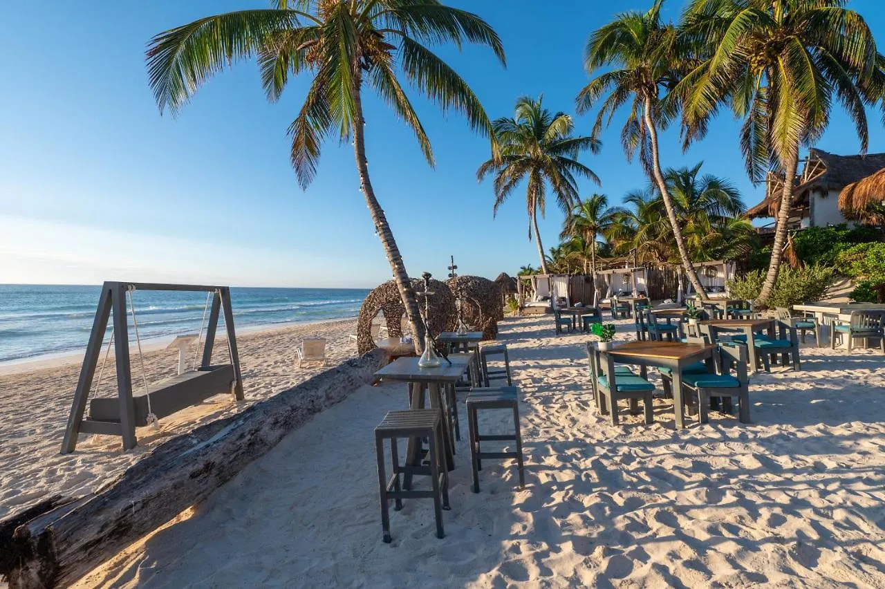 HIP HOTEL By Ana y José Tulum